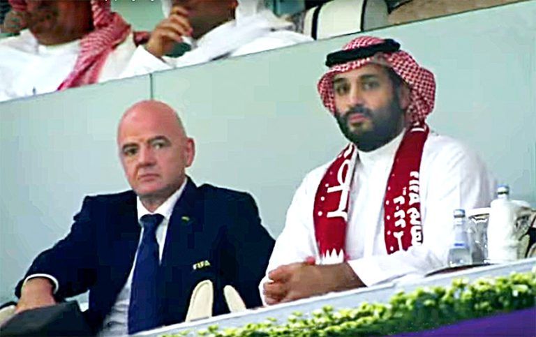 Politik: Spielball der Interessen