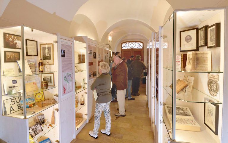 Museum: Von Bettnässertropfen bis Ferkelschnaps