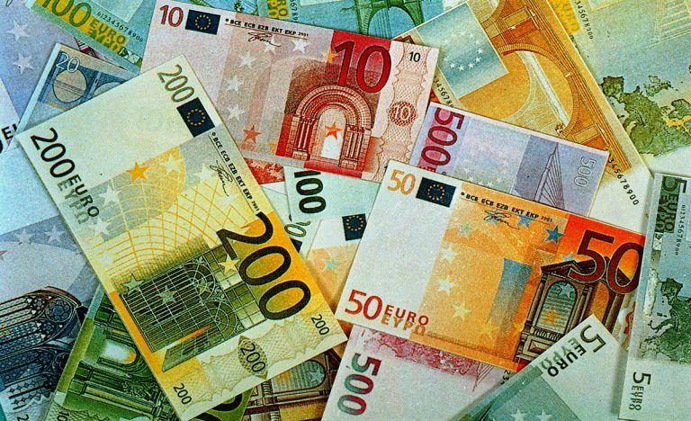 Von der Baumwolle zur Banknote: Der Weg der Euro-Scheine