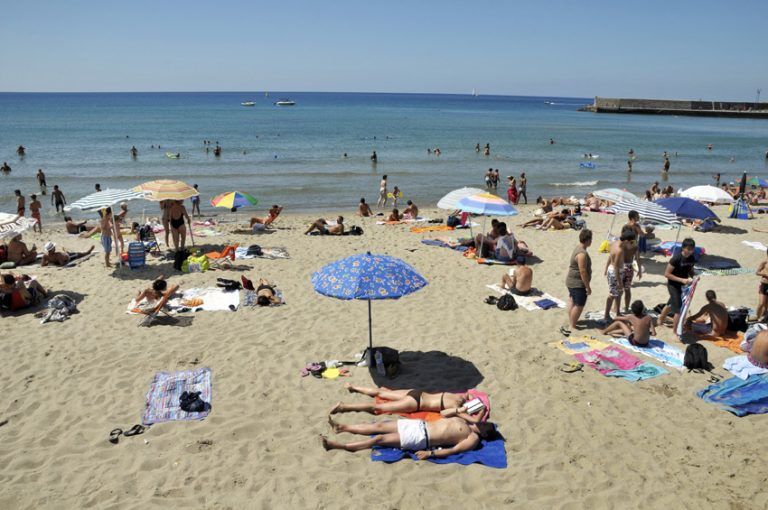 1,3 Kilometer Entfernung sind nicht „wenige Gehminuten“ zum Strand