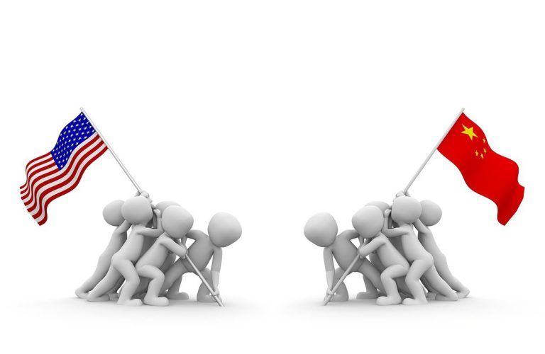 Politik: Zwischen Hammer und Amboss