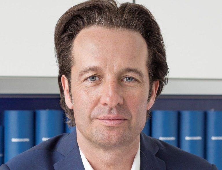 „Der Rückenoperateur der sich nicht selbst operien konnte“