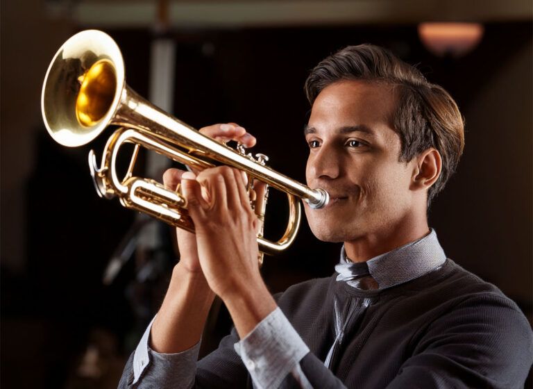 Deutsche Redewendung: „Jemandem den Marsch blasen“ Deutsche Redewendung: „Jemandem den Marsch blasen“