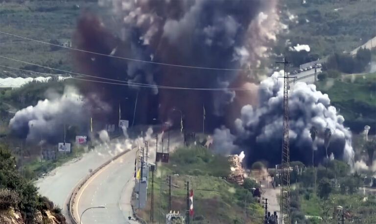 Politik: Nicht wieder wegschauen