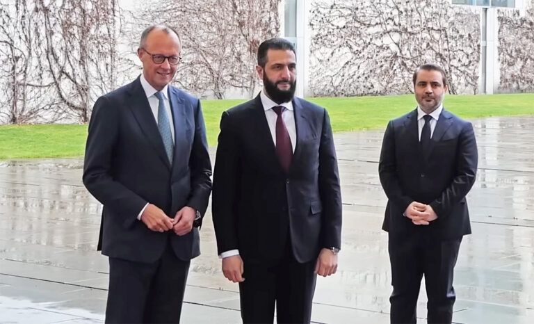 Politik: Hände auf den Kopf